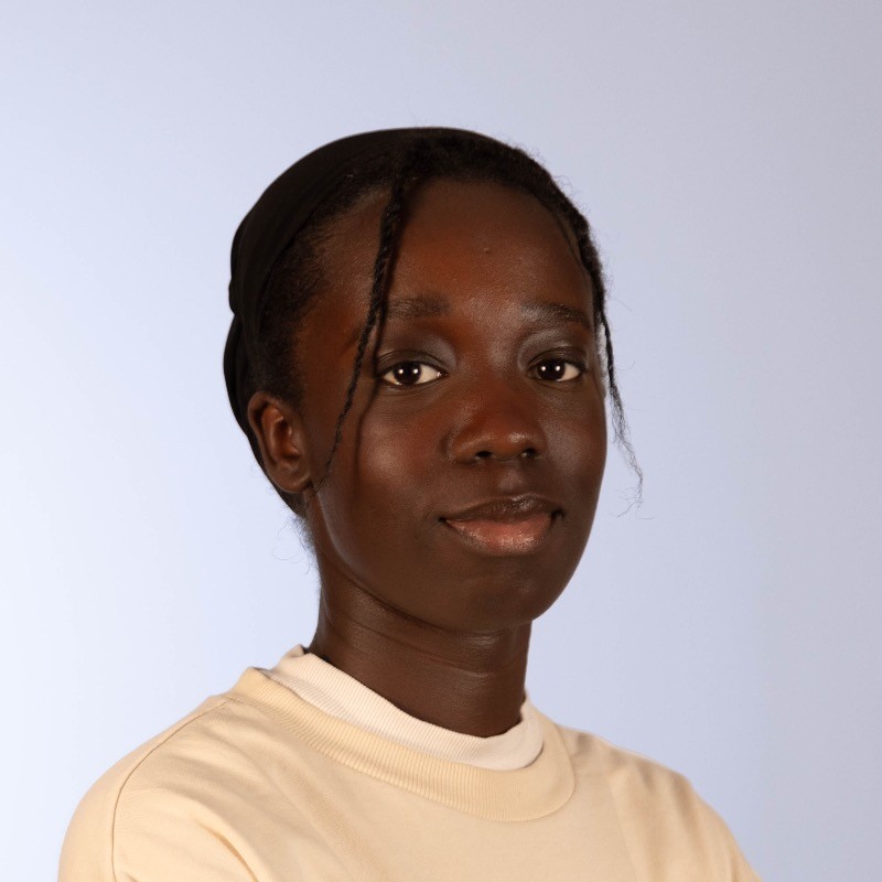Portrait de Fatoumata Badio, étudiante en Master Stratégies Numériques de Communication, 2024 – 2025